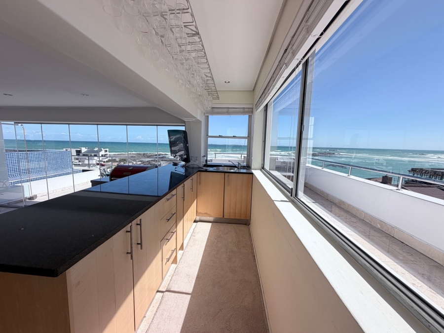 7 Bedroom Property for Sale in Bloubergstrand Western Cape